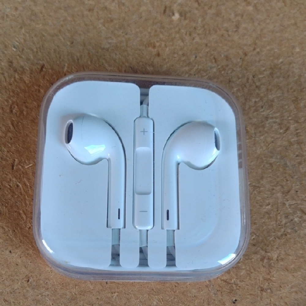 Original Apple White Wired Earbuds with Case NWOT
